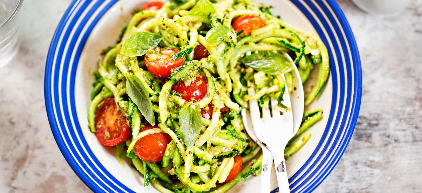 Esparguete de Courgette com Camarões Esparguete de Courgette com Camarões
