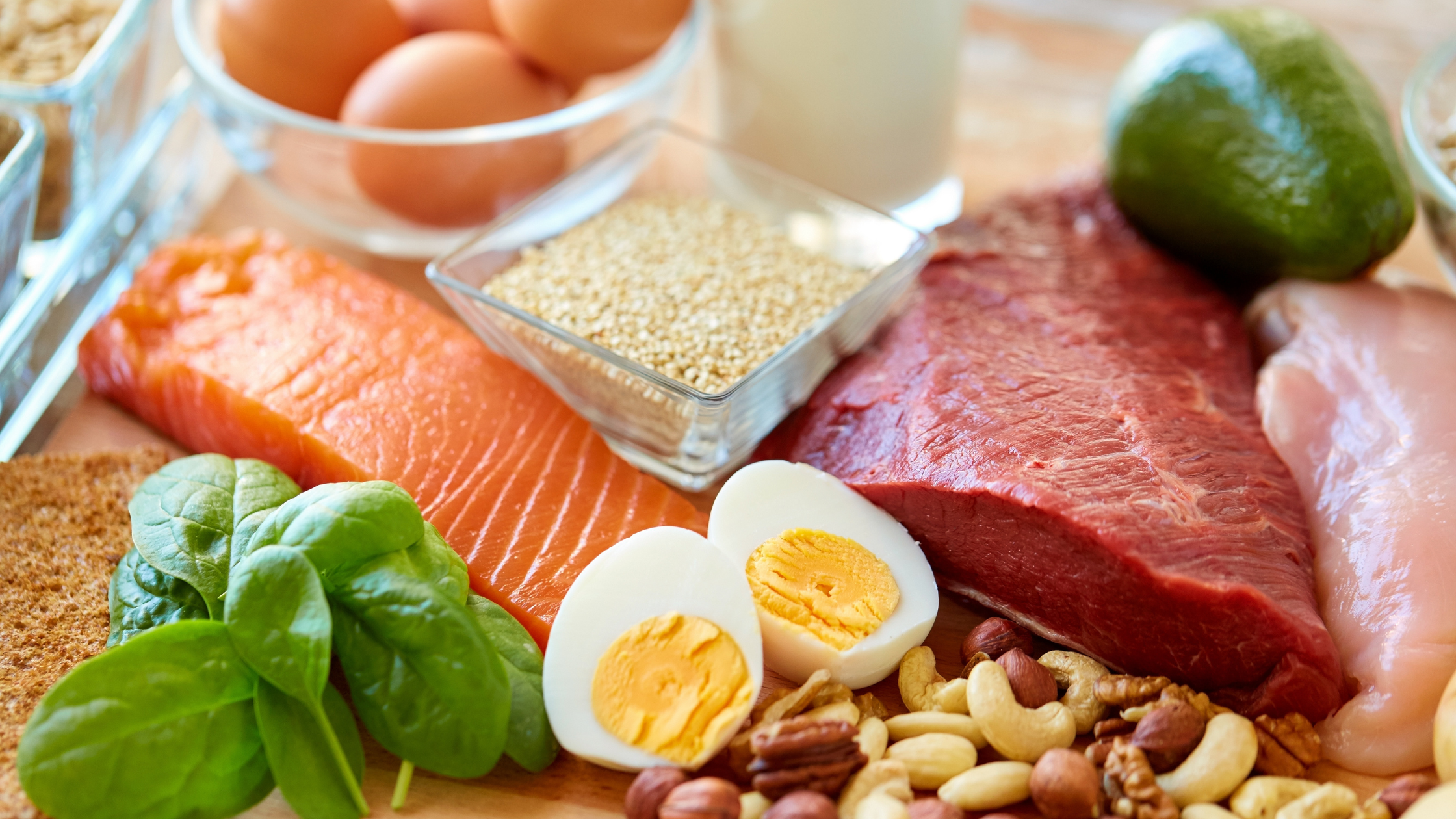 Fontes de proteína e preservação da massa muscular Alimentos ricos em proteína para ajudar a preservar a massa muscular durante o emagrecimento